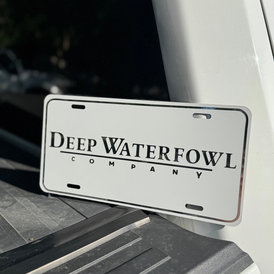 Logo Plate White/Chrome