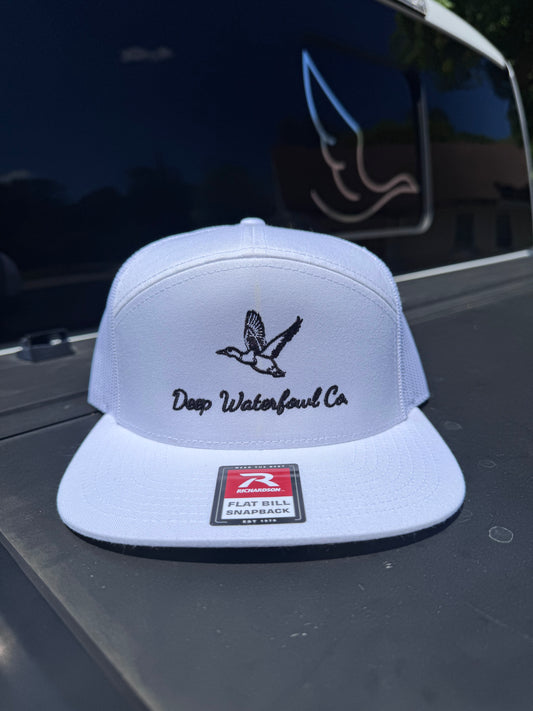 White Duck Logo | 7 panel |